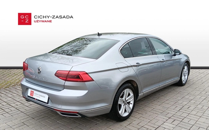 Volkswagen Passat cena 95900 przebieg: 144399, rok produkcji 2019 z Opoczno małe 781